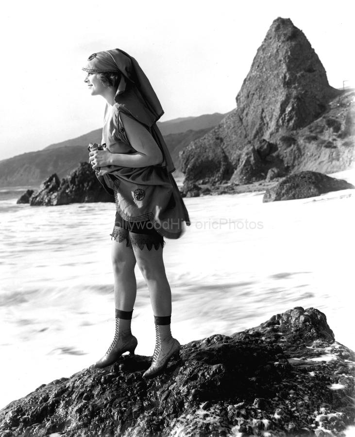 Castle Rock 1916 On the beach near Santa Monica WM.jpg